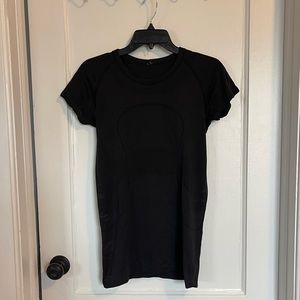 Lululemon T-Shirt